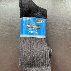 No Nonsense Men’s 3 Pair Black Active Cushion Quarter Top crew Socks 6-12